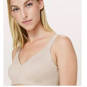 Lululemon I 36B Hold Me Tight wireless bra nude